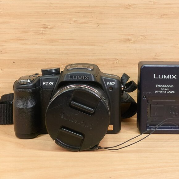Panasonic Lumix FZ35 / 12MP / 18x Zoom / HD Video / Leica Lens / Japan - Picture 2 of 7